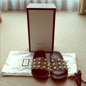 Gucci Pursuit Pearly Sandals
